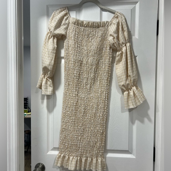 Off shoulder bodycon dress - Picture 1 of 5